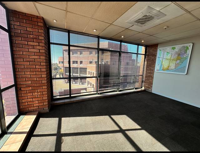263M² OFFICE TO LET IN PARKTOWN